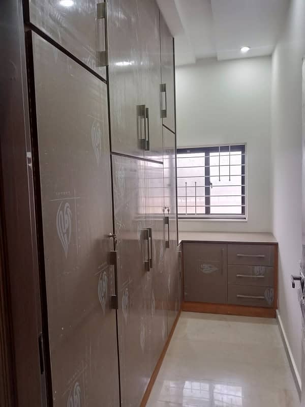 10 MARLA UPPER PORTION HOUSE FOR RENT IN BAHRIA TOWN LAHORE 8