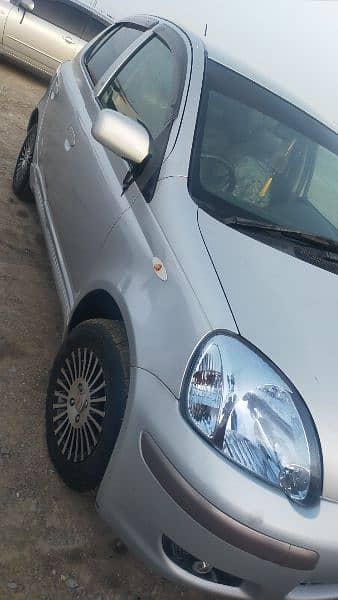 Toyota Vitz 2003 8