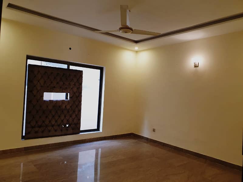 LOWER LOCK 10 MARLA UPPER PORTION HOUSE FOR RENT IN BAHRIA TOWN LAHORE 2