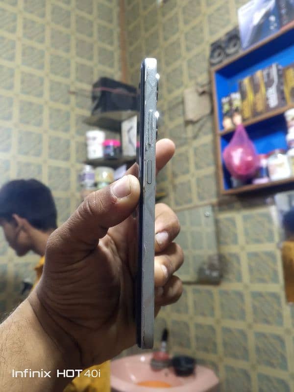 Infinix hot 30i 4+4 64gb all oky urgent for sale 3