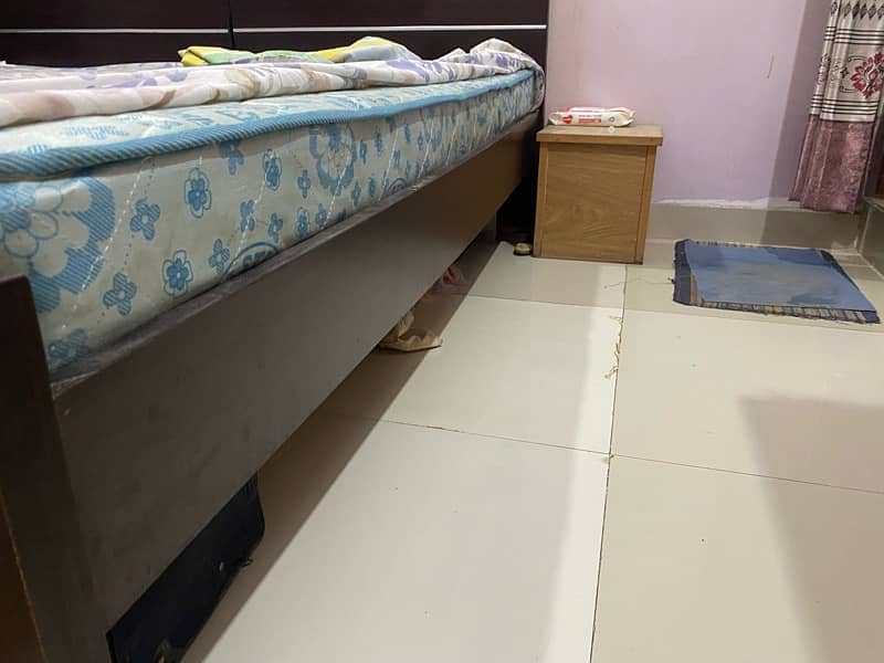 2 single bed for sell with mattress 3