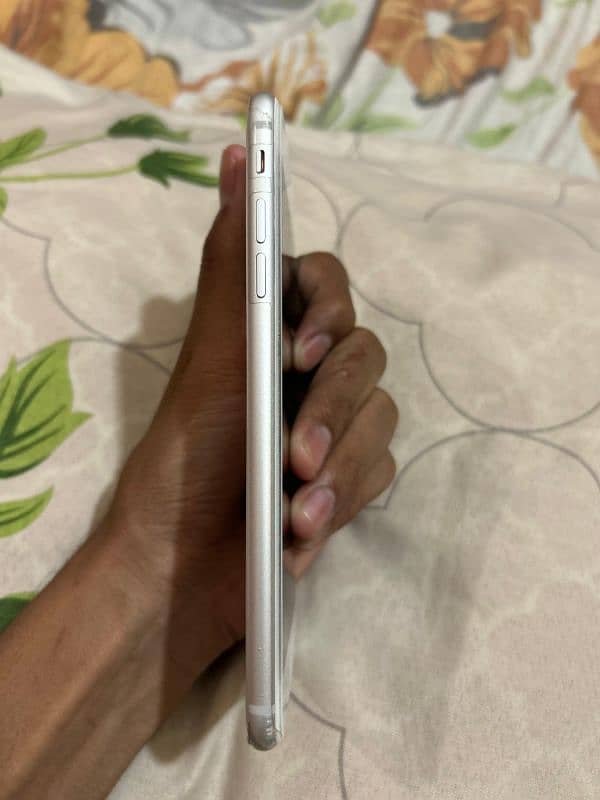 i phone 8 + 256 gb pta approved exchange posible with pixel 1