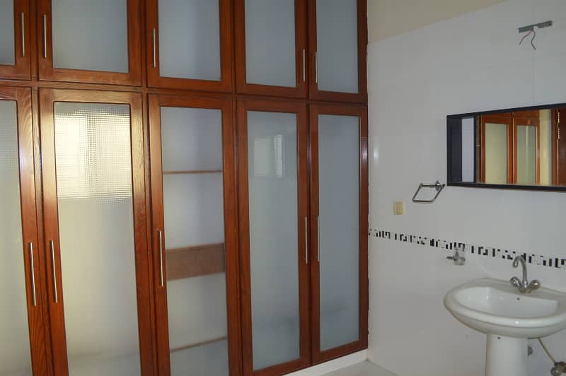 1 kanal furnished portion for rent in dha phase 4 7