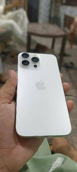 iPhone 15 pro max JV 256gb white titanium 1