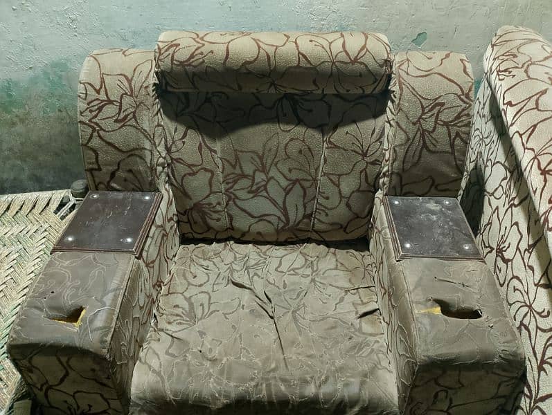 complete sofa set one 5 seater Bigger and two 1 seater sofa 0