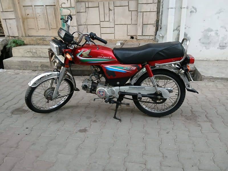 2015/16 Honda 70 in good condition 1