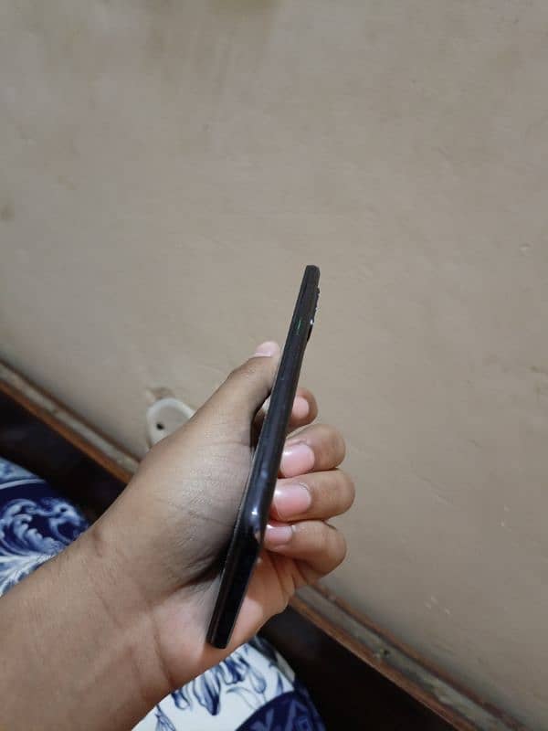 oppo reno 6 black color , 8/128 condition 10/10 , everything ok 5