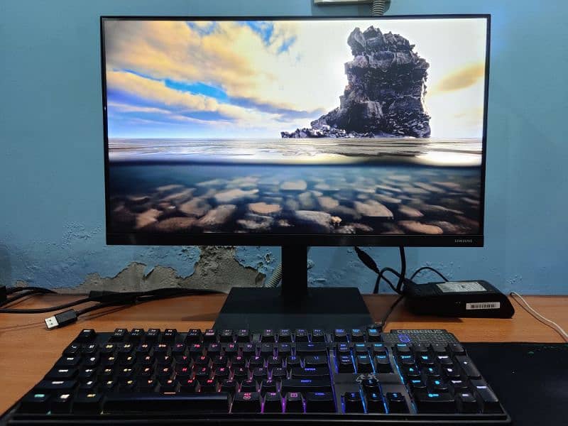 Samsung 24Inches BorderLess IPS 75Hz Gaming LED Monitor 4