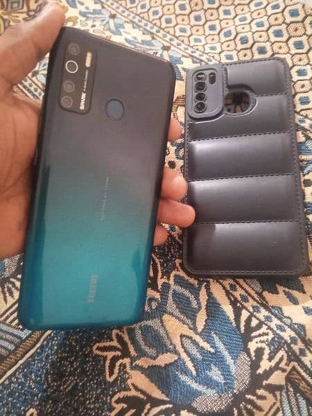 Tecno spark 5 pro 0