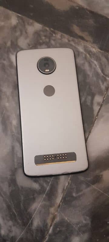 Motorola z4 4 ram/128 gb storage 0