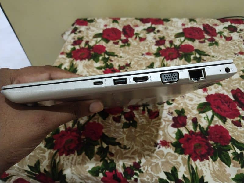 HP ProBook 430g 10/9 condition only serious buyer contact 03180414592 7