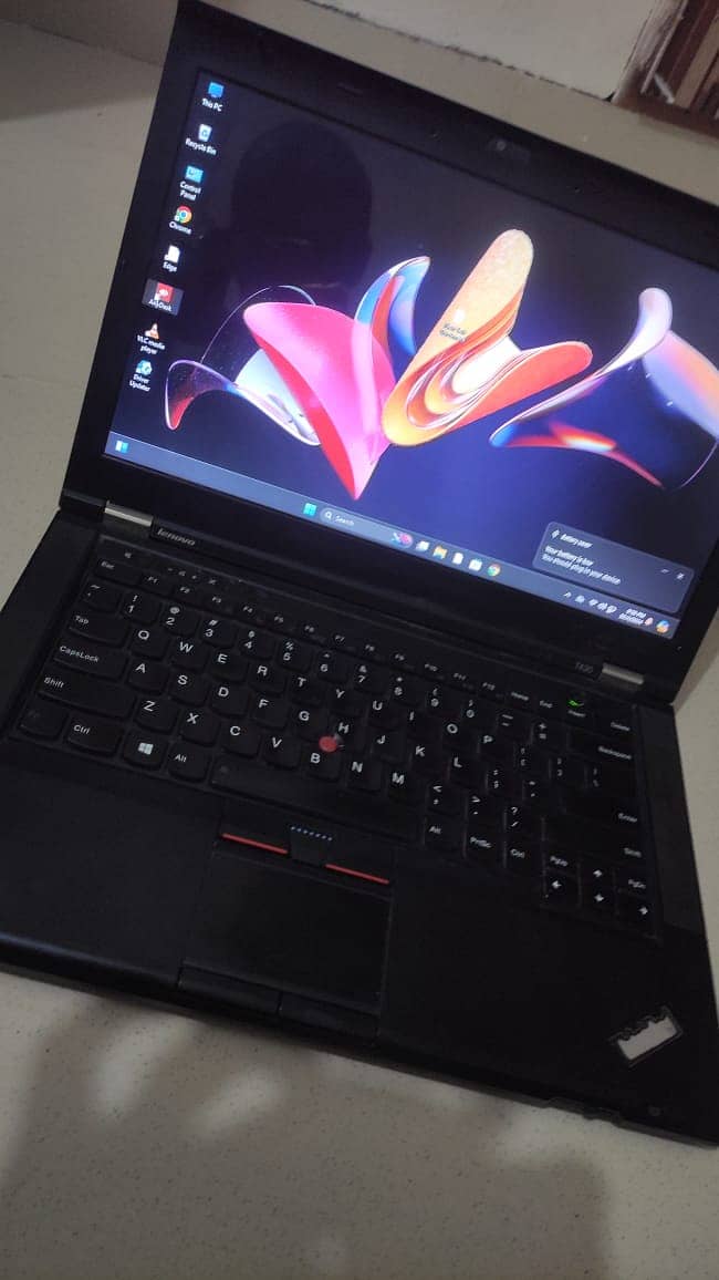 ThinkPad Laptop 1GB  Graphics Card, 8GB Ram, 256 GB ssd 4