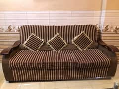 7 sister sofa set with cusion