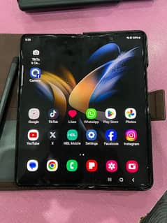 Samsung Galaxy Z Fold 4