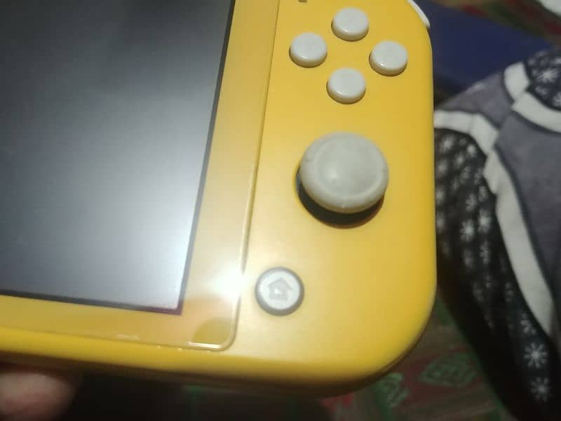 Nintendo Switch Lite 5