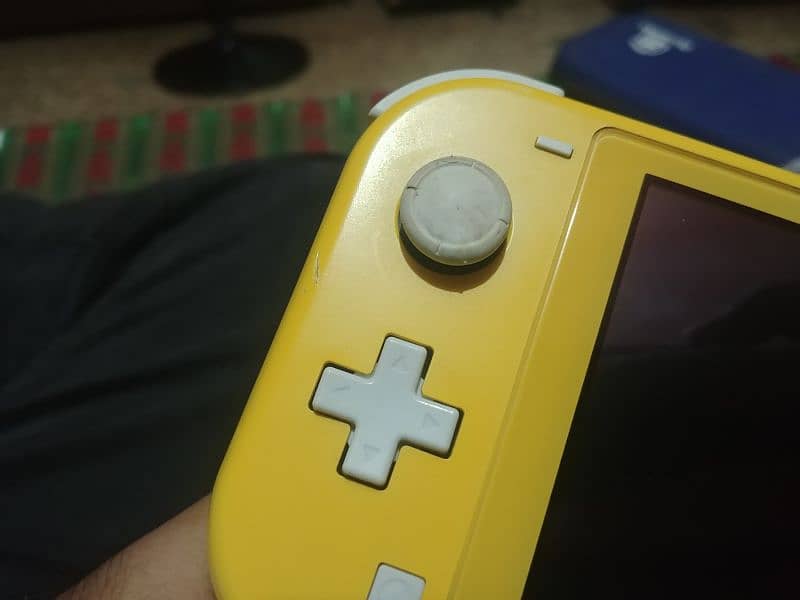 Nintendo Switch Lite 7