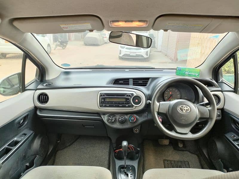 Toyota Vitz 2012 4