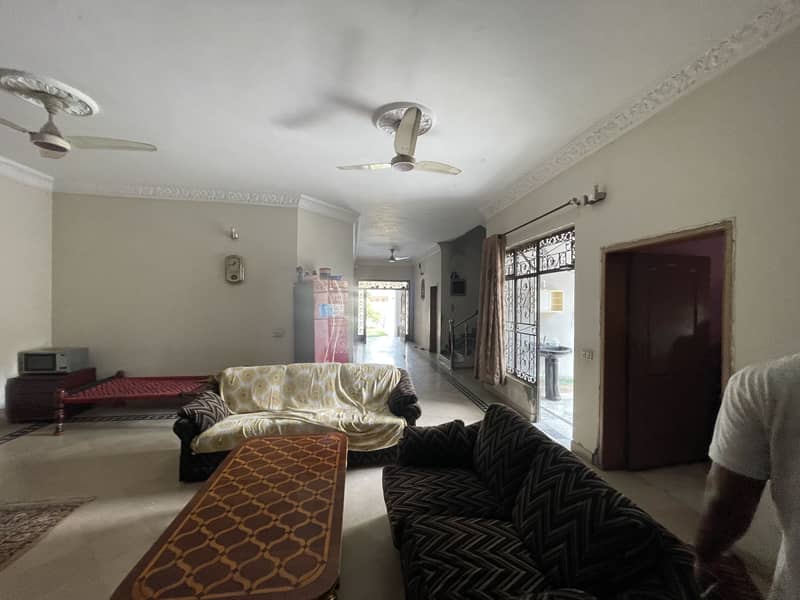 BEAUTIFULL 1 KANAL HOUSE FOR SALE AT IDEAL LOCATION OF JOHAR TOWN NEAR EMPORIUM MALL 10