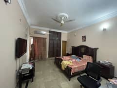 BEAUTIFULL 1 KANAL HOUSE FOR SALE AT IDEAL LOCATION OF JOHAR TOWN NEAR EMPORIUM MALL 0