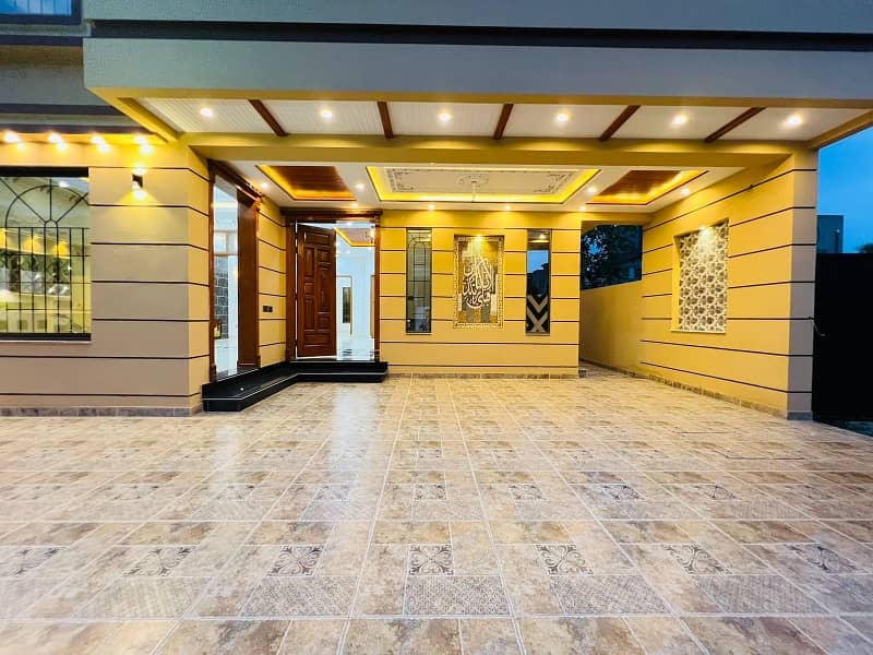 10 MARLA Brand New luxury ULTRA MODERN stylish style Corner house available for sale in wapda town phase 1 lahore . by Fast property services lahore . 3