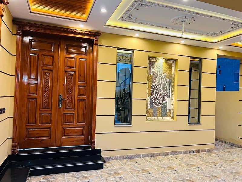 10 MARLA Brand New luxury ULTRA MODERN stylish style Corner house available for sale in wapda town phase 1 lahore . by Fast property services lahore . 5