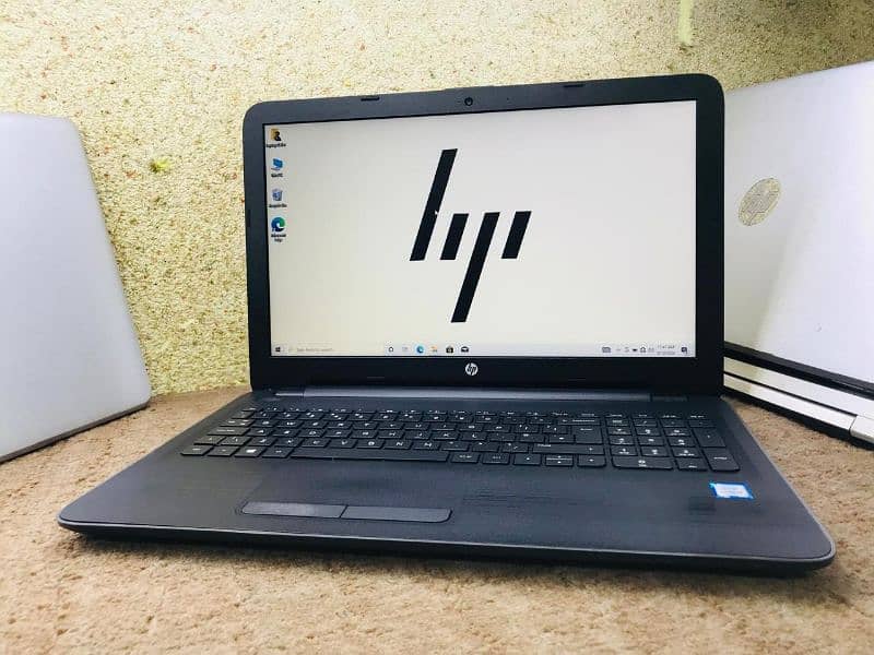 HP Notebook Slim Sleek 250/G5 i5/6th Gen 0