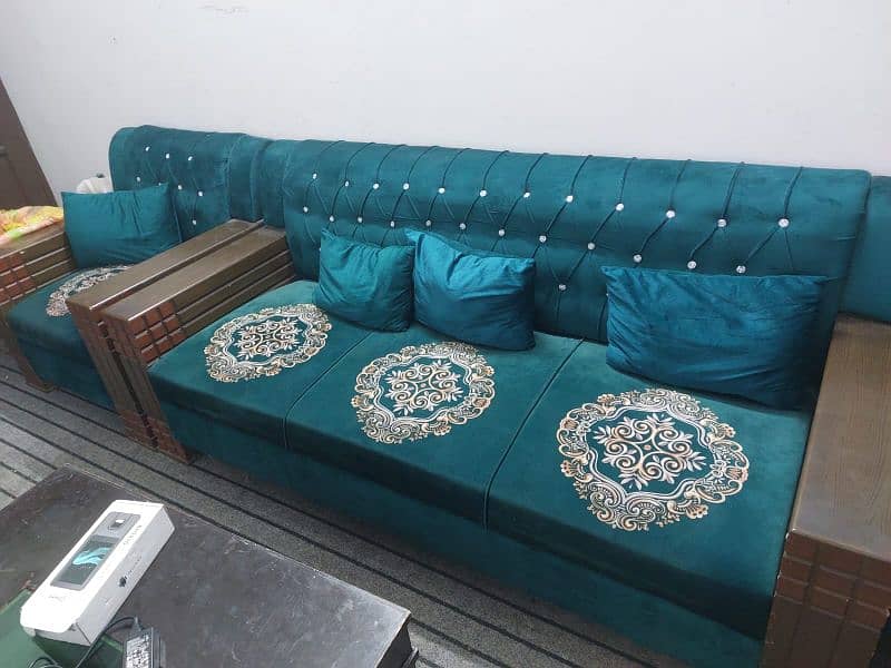 5 seater sofa set available 1