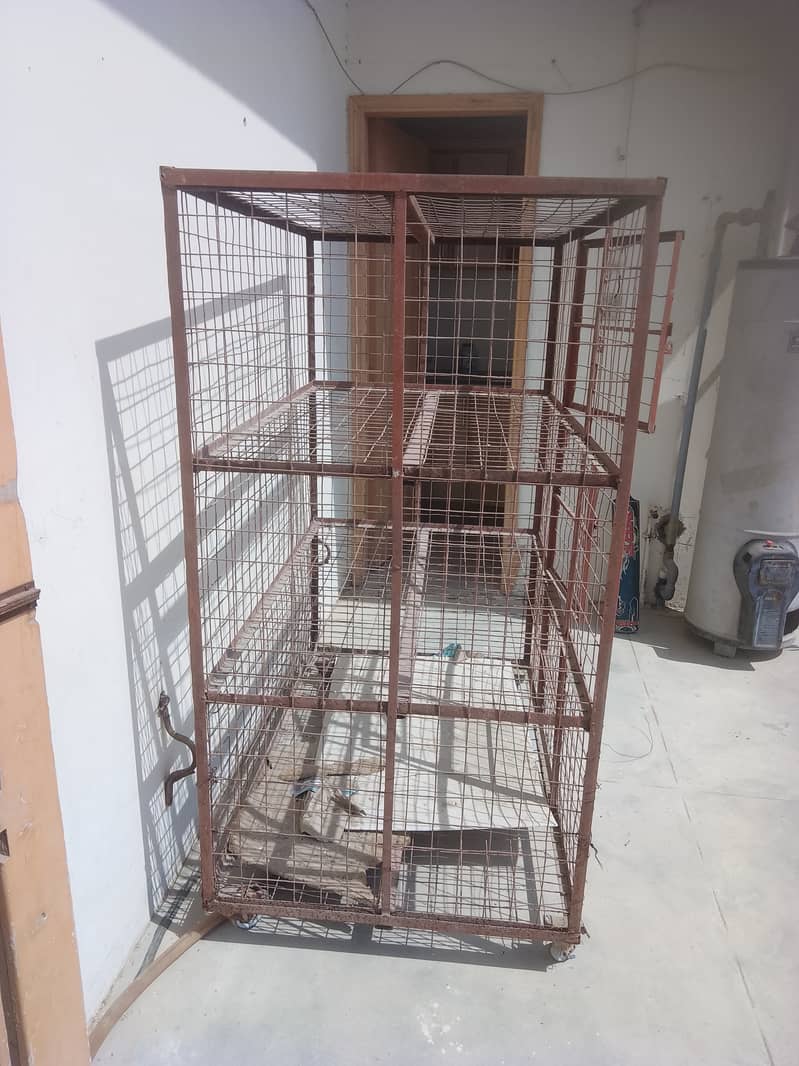 Three Portion Cage WITH TYRES MOVEABLE . 1