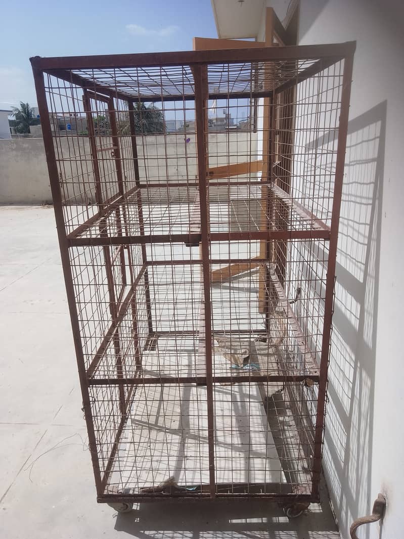 Three Portion Cage WITH TYRES MOVEABLE . 2