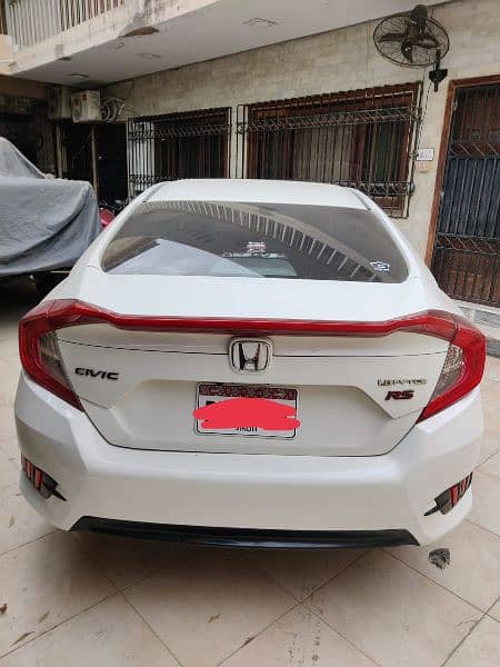 Honda Civic X i-VTEC 3