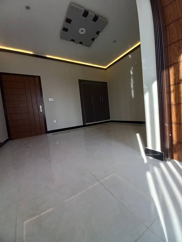 Two Bed Rooms Drawing & Dinning Apartment Luxury & stylish Brand New. . Ready for Shifting. 19