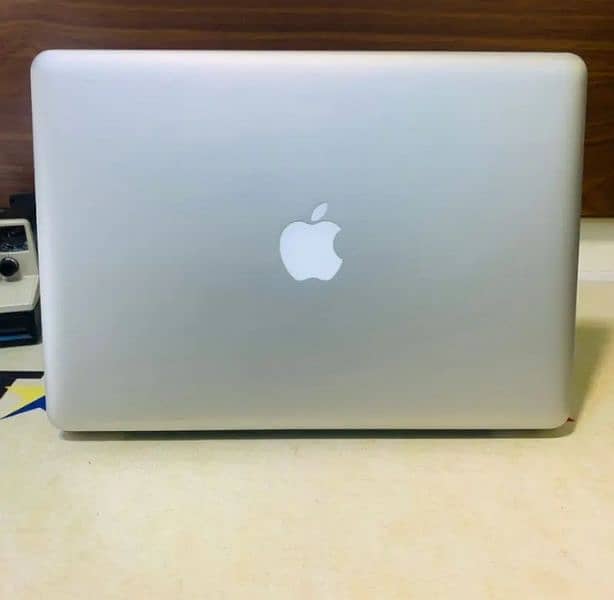 laptop apple MacBook pro 2012 3