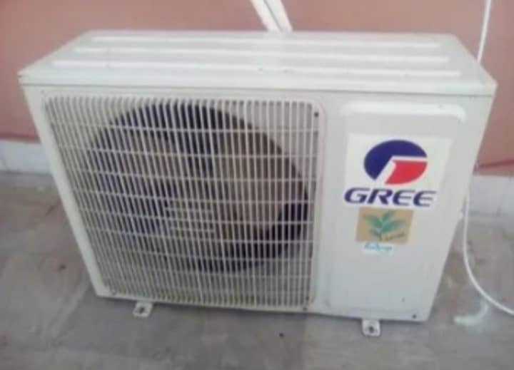 Gree DC inverter 1 Ton(Not Repair) 1