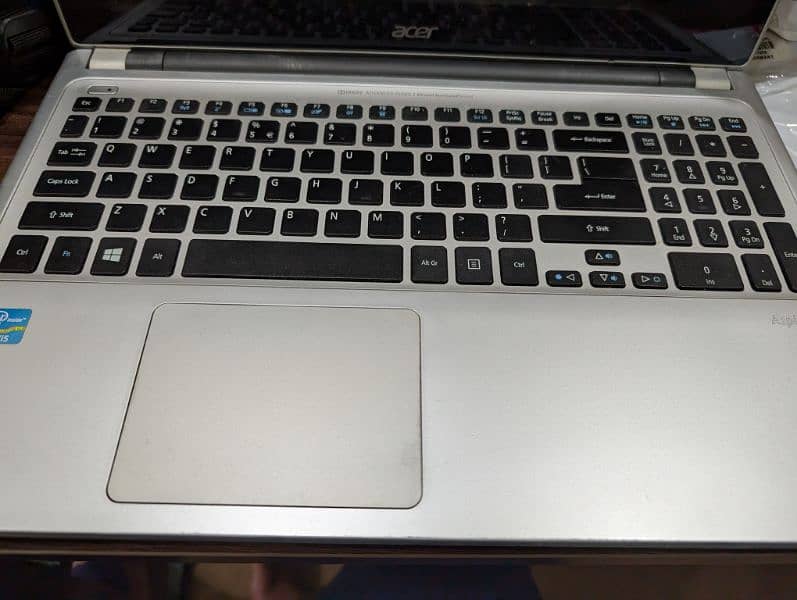 Acer Aspire V5 for sale in good price 2