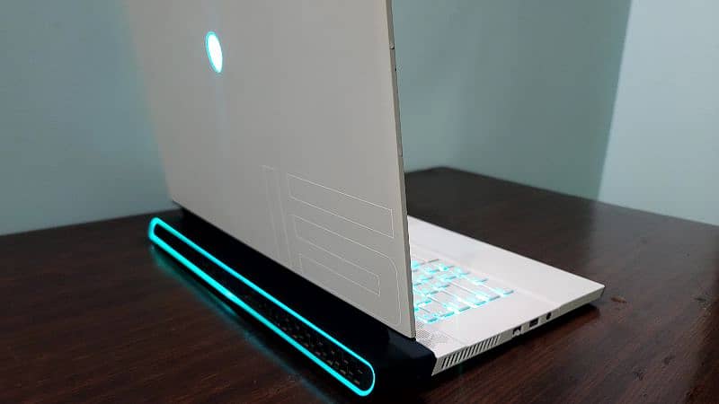 Alienware M15 R4 Gaming Laptop 2