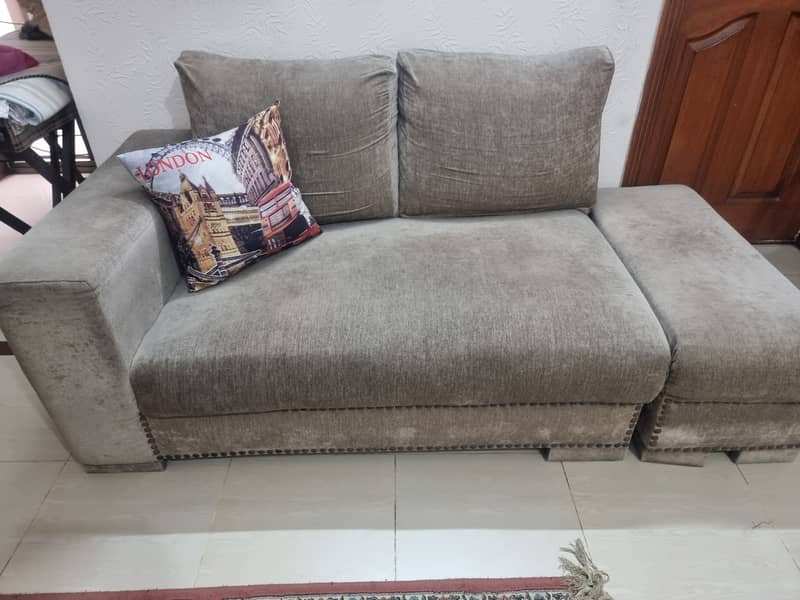 3,2 seater sofa 0