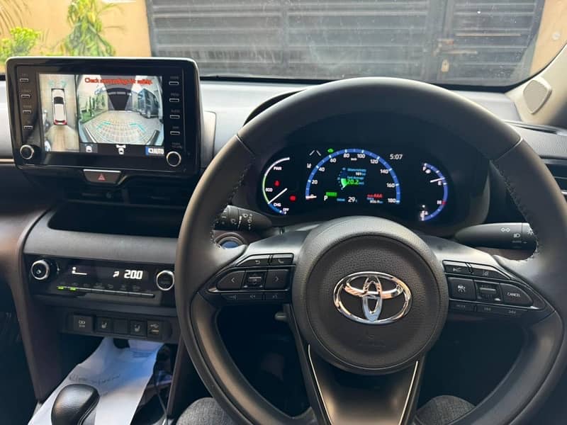 Toyota Yaris cross  2024 6