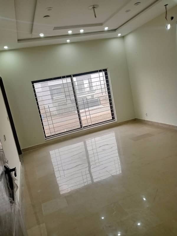 10 MARLA HOUSE FOR RENT IN BAHRIA TOWN LAHORE 18