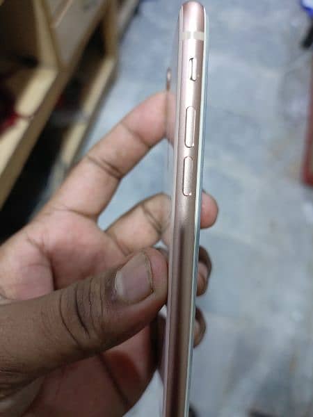 I Phone 8 Raff condition 7