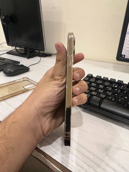 Iphone 12 pro max non pta 1