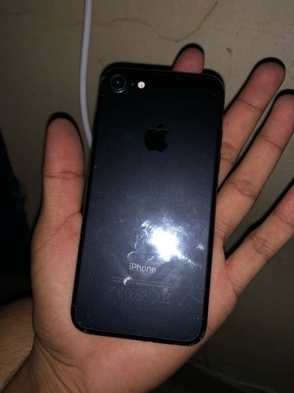 iphone 7 32GB pta approved officially 1