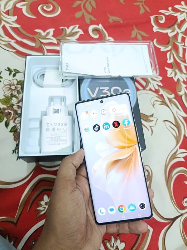 V30e vivo (Just Box open) (8+8/256),,,03221781446 1