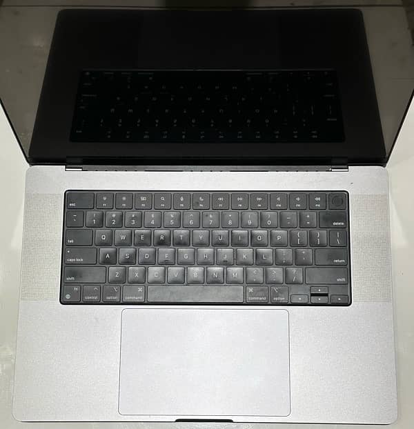 Apple Macbook Pro 16 inch 1Tb - 10/10 3