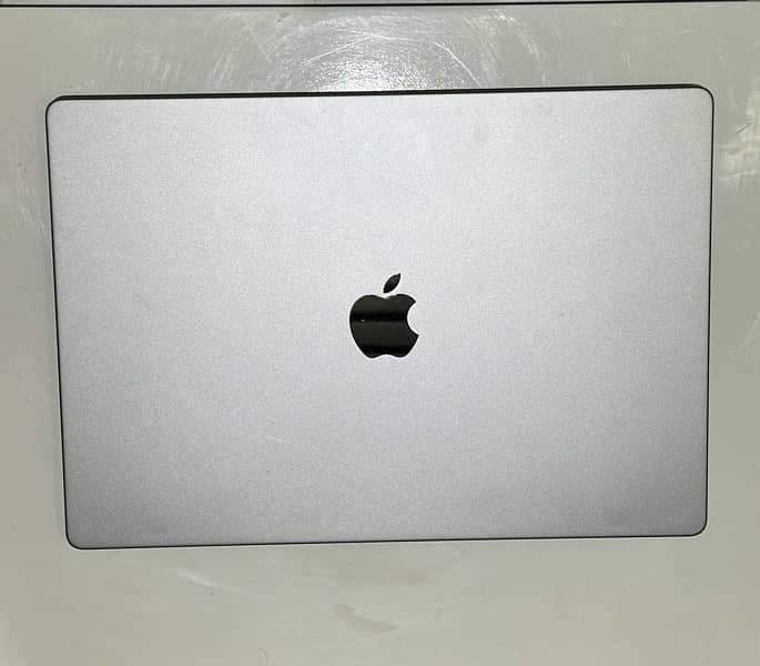 Apple Macbook Pro 16 inch 1Tb - 10/10 4