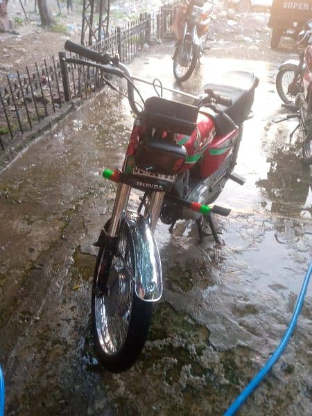 Honda 125 bike condition  10 by 10 Al ok bike 4