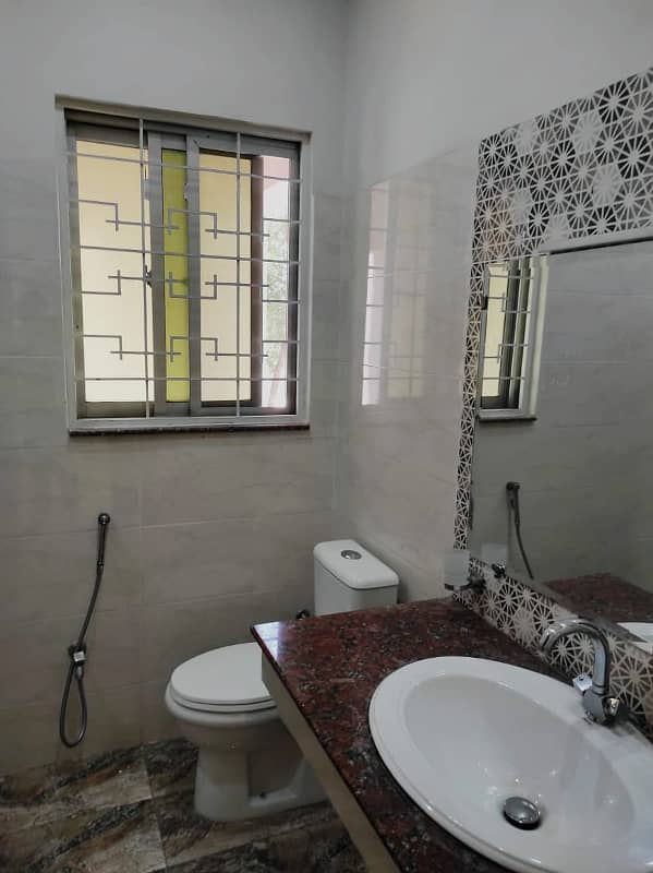 10 MARLA HOUSE FOR RENT IN BAHRIA TOWN LAHORE 14