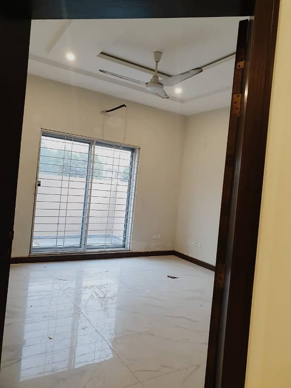 10 MARLA HOUSE FOR RENT IN BAHRIA TOWN LAHORE 16