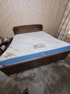 King Size Solid Wooden Bed without Matress