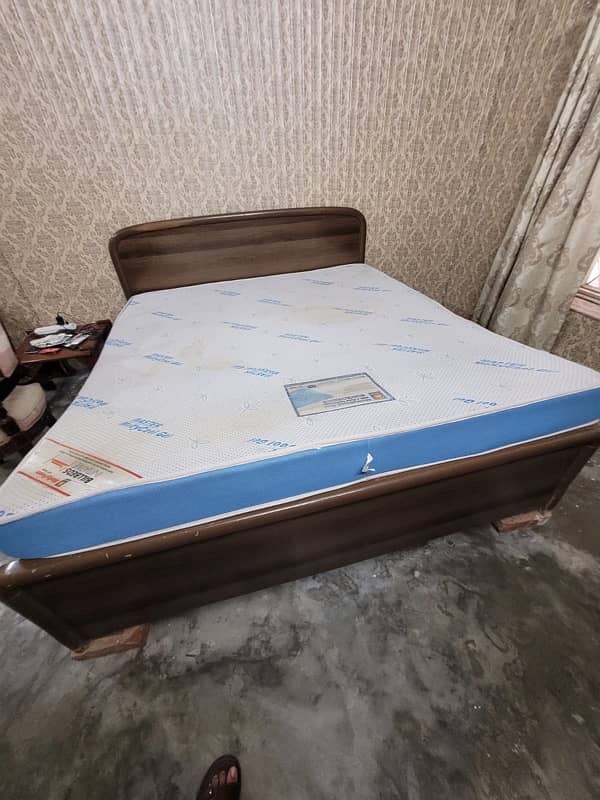 King Size Solid Wooden Bed with Matress 0