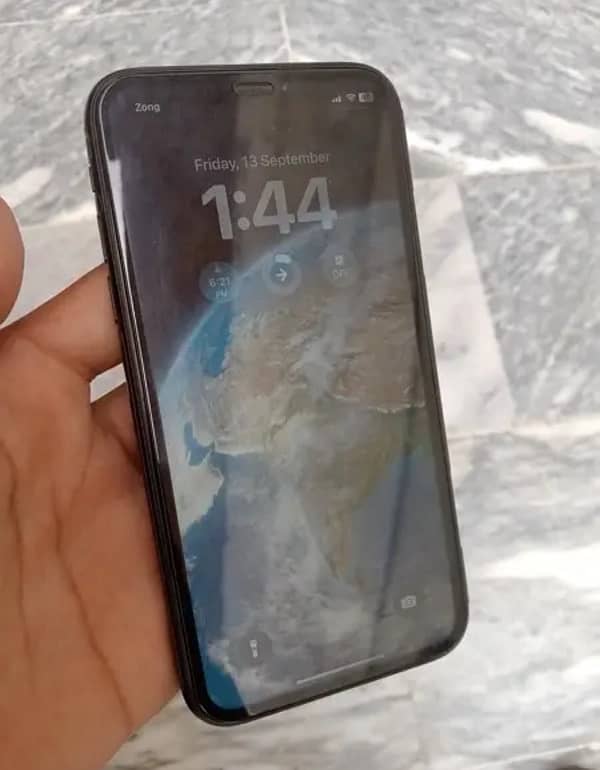 iPhone XR 64gb non PTA factroy unlocked waterpack need cash 2